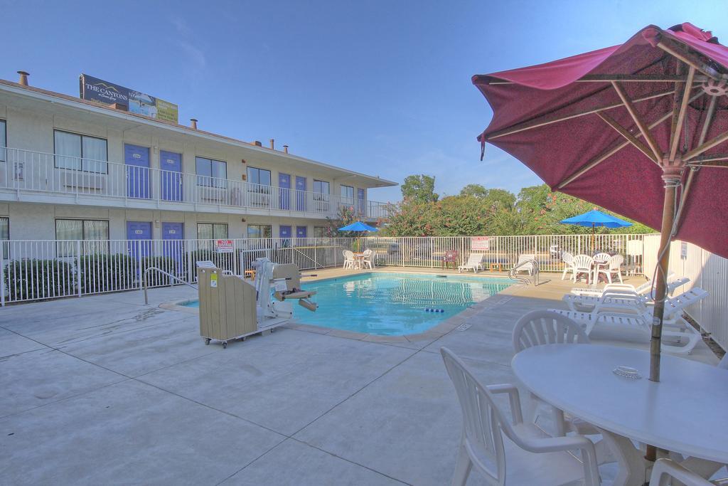 6 San Antonio, Tx Six Flags Fiesta Tx - La Cantera Area Hotel 4*